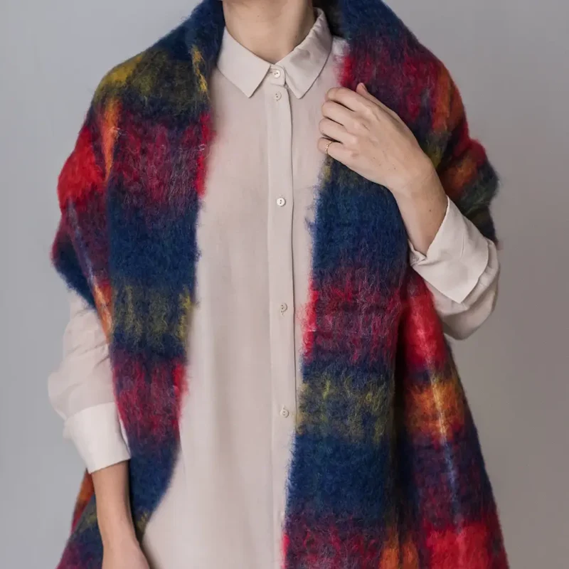 Bufanda Mohair Tartán Azul, Rojo y Amarillo