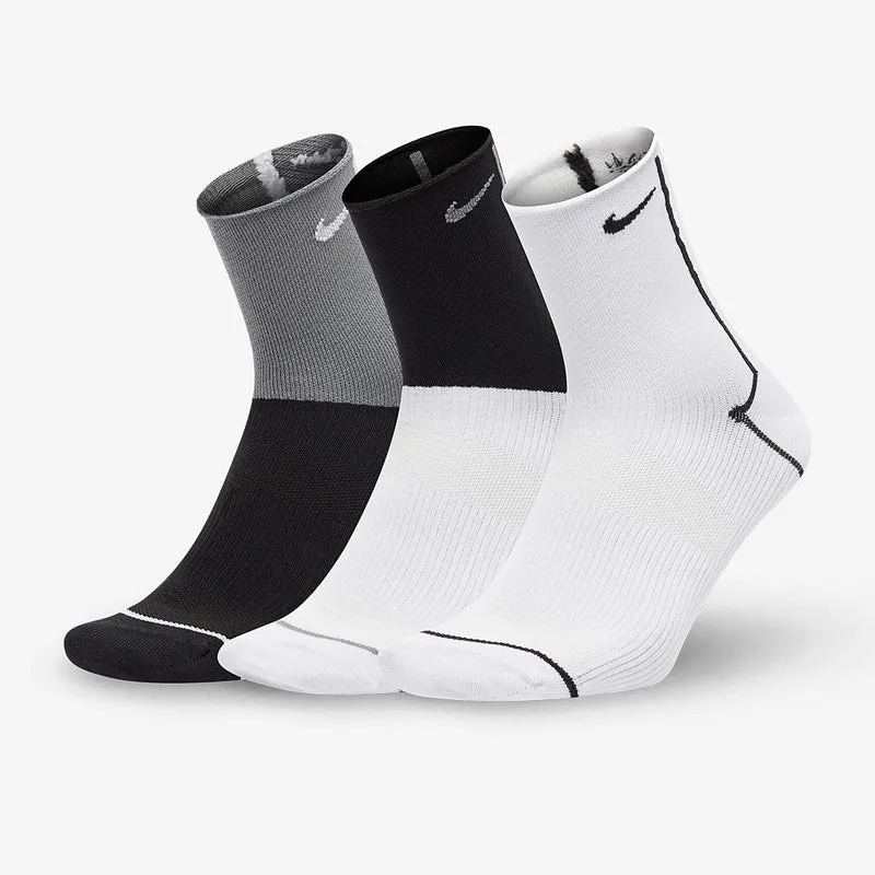 Calcetines tobilleros Nike Everyday Plus Lightweight para mujer